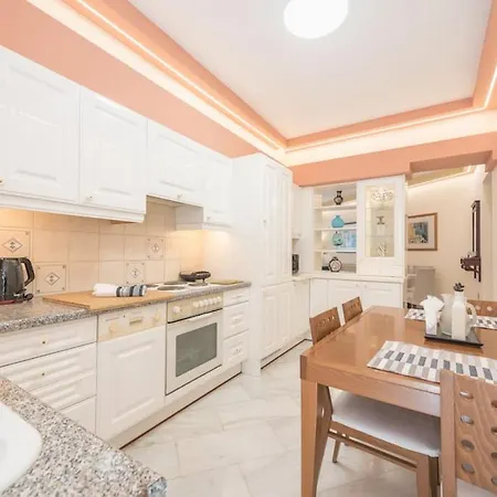 Central 3Br Apartment Next To Panormou Metro! Athens Exterior photo