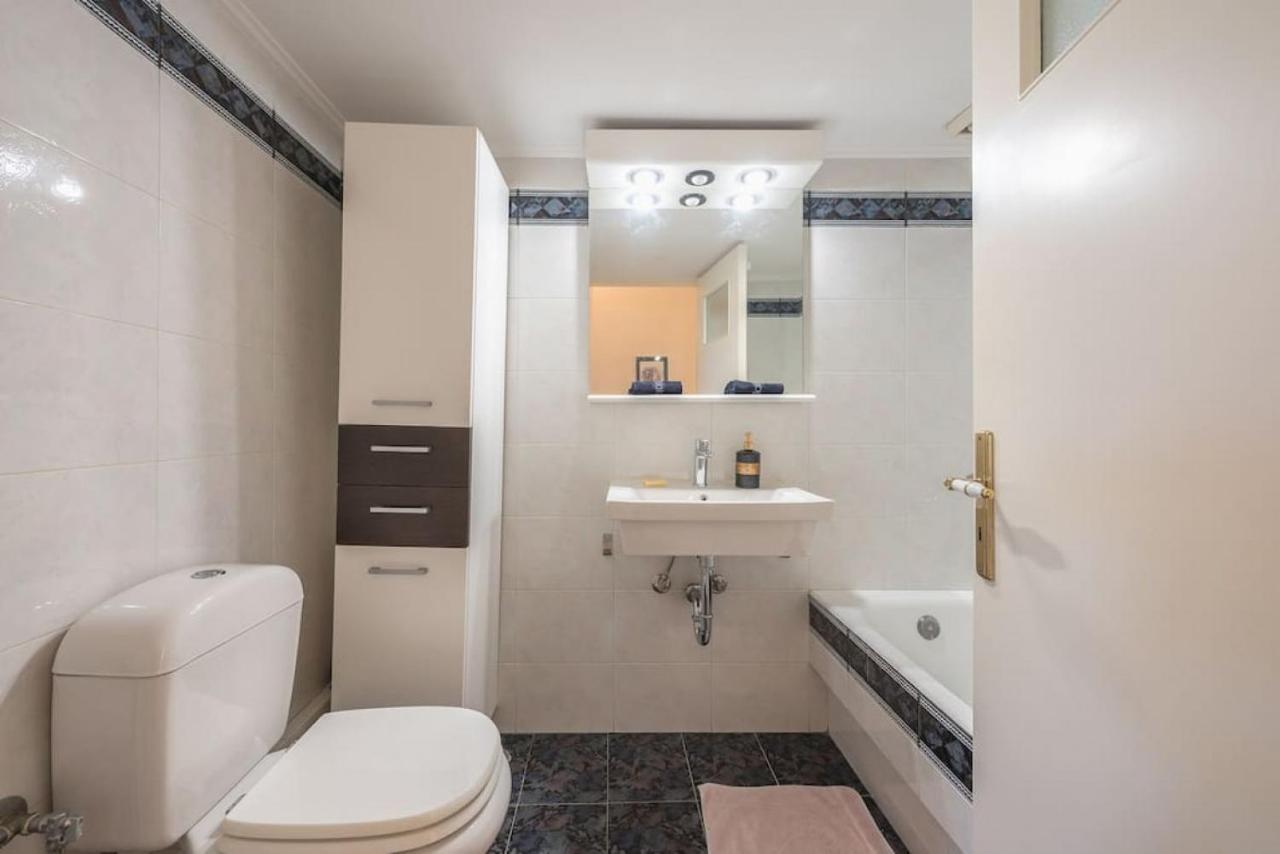 3br Next To Panormou Metro! *