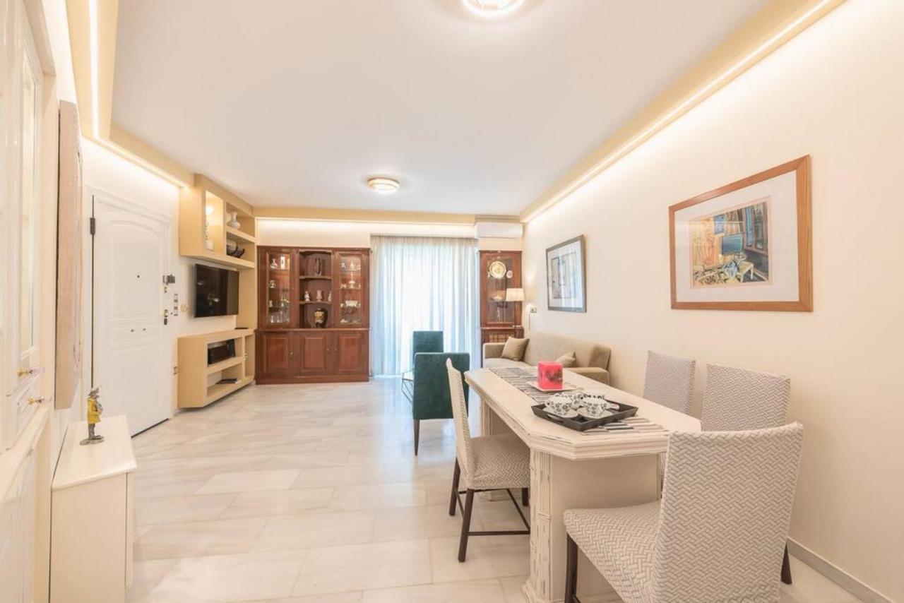3br Next To Panormou Metro! Apartment *