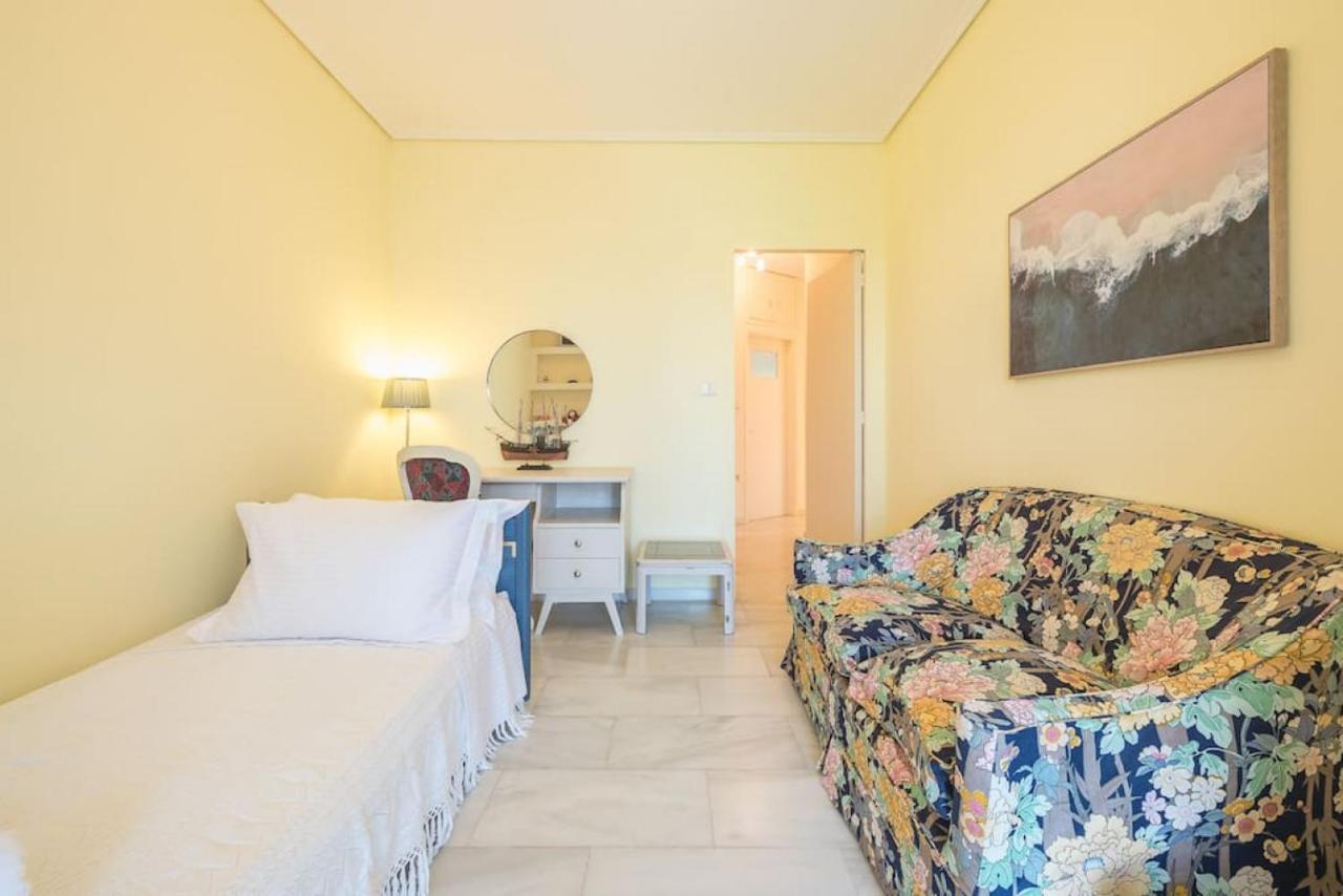 3br Next To Panormou Metro! Apartment *